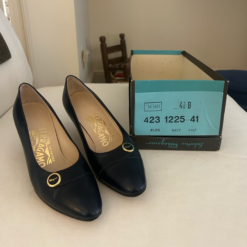 Vintage Ferragamo ballet heels